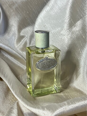 Prada Iris