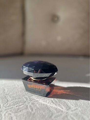  Beden Renk Versace Crystal Noir 50 ml