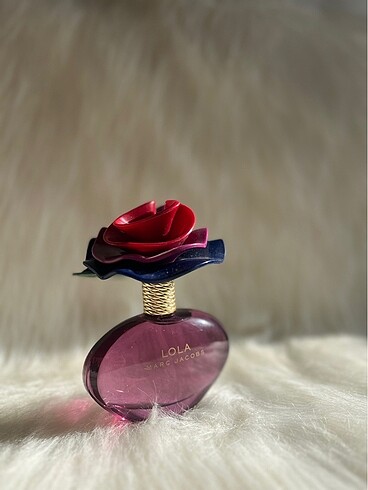 Marc Jacobs Lola