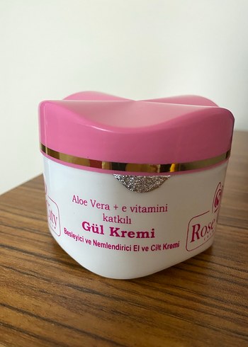 Gül Kremi Aloe Vera ve E Vitamini Katkılı