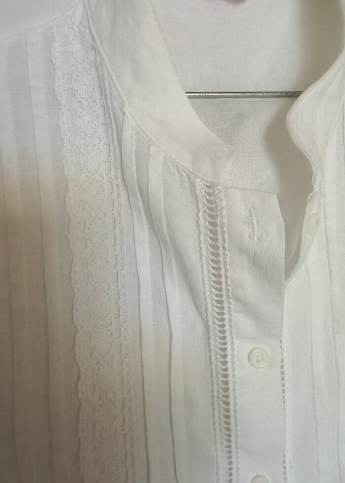 Tertemiz, güpürlü keten gömlek - Görsel 4