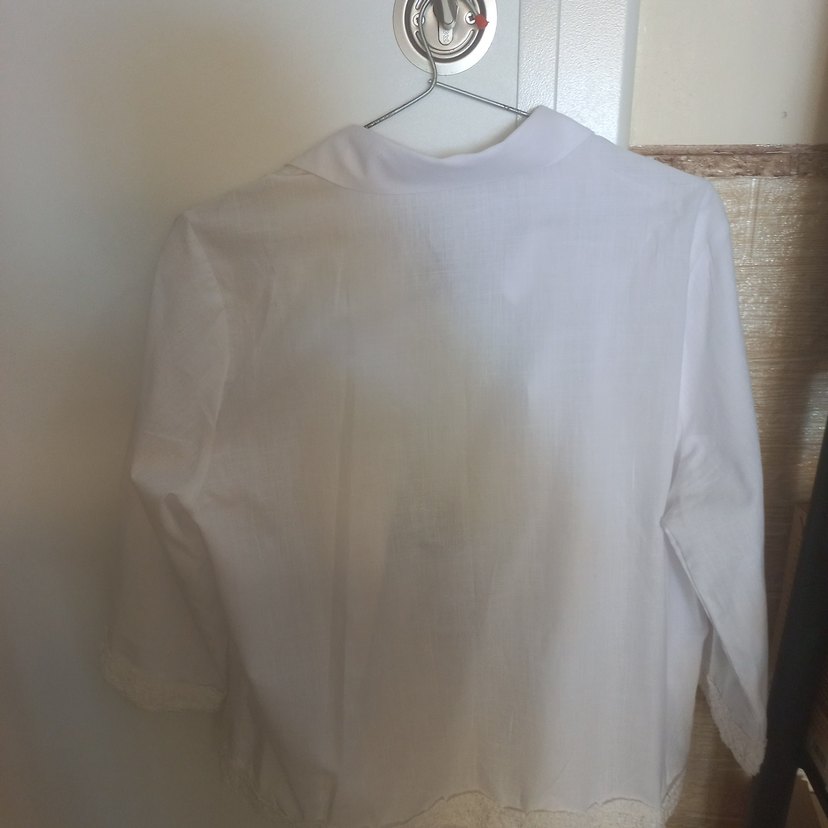 Beyaz Keten Düğmeli Kadın Gömlek - Görsel 3