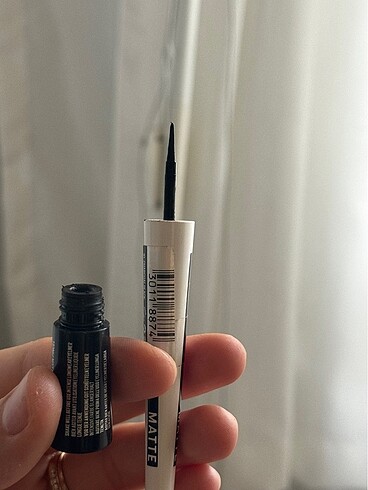 Beden Renk Maybelline Lasting Drama eyeliner