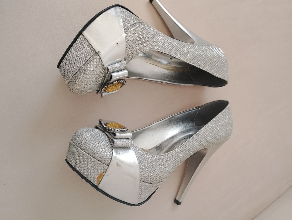 Diger Gri Parlak Yılan Desenli Topuklu Kadın Ayakkabı - Görsel 2