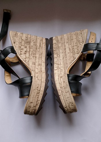 Kemerli Siyah Dolgu Topuklu Kadın Sandalet - Görsel 7