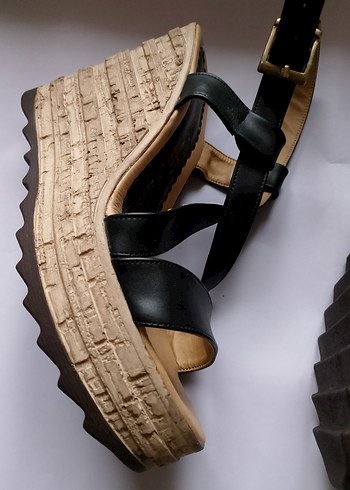 Kemerli Siyah Dolgu Topuklu Kadın Sandalet - Görsel 6