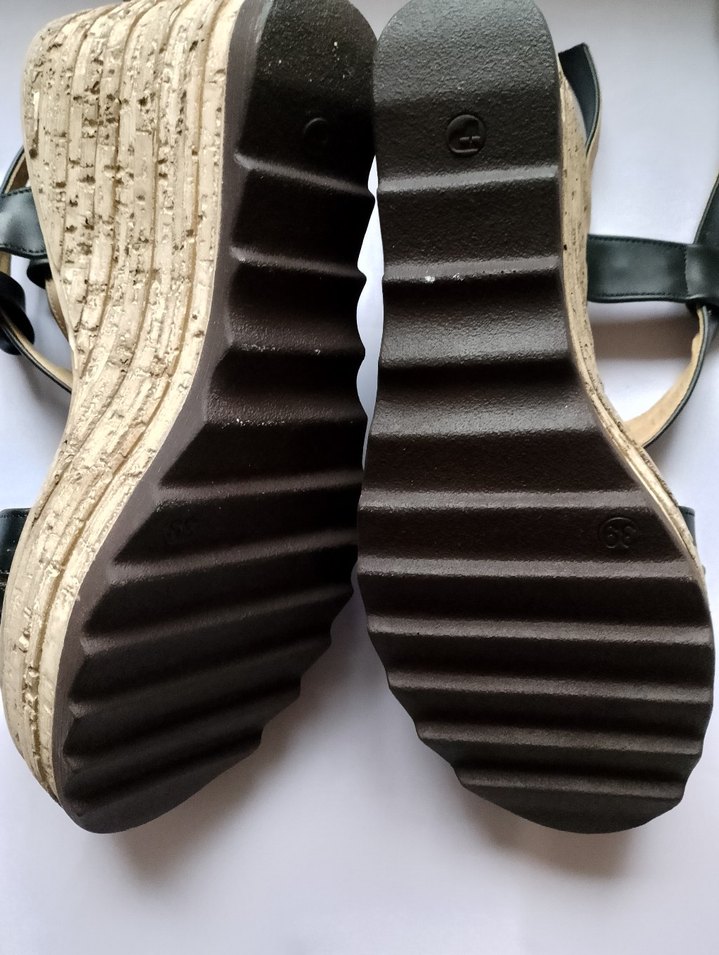 Kemerli Siyah Dolgu Topuklu Kadın Sandalet - Görsel 4
