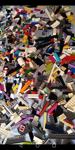 300 adet lego parçası 