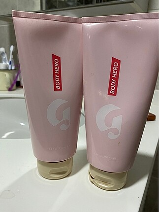 Glossier body hero body lotion kapagı kırık olan