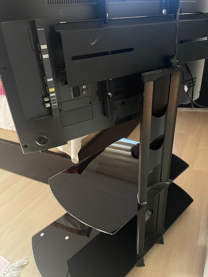 Siyah televizyon ve Cam Raflı tv ünitesi - Görsel 3