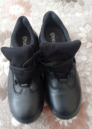 Siyah Erkek Goth Bot - Görsel 3