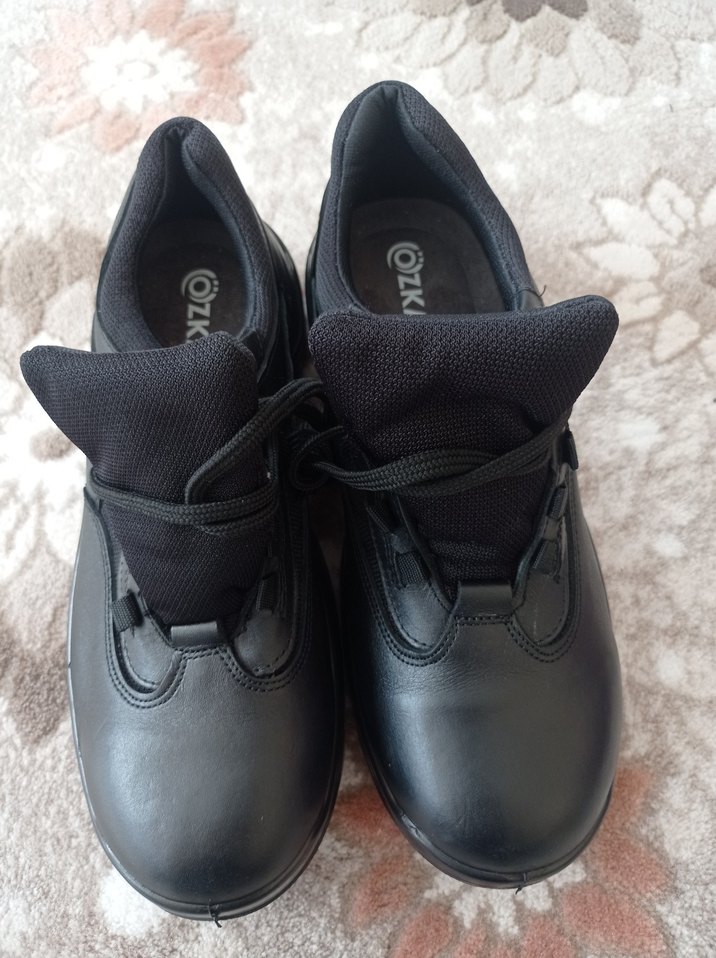 Siyah Erkek Goth Bot - Görsel 3