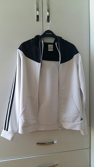 Adidas kapüşonlu 