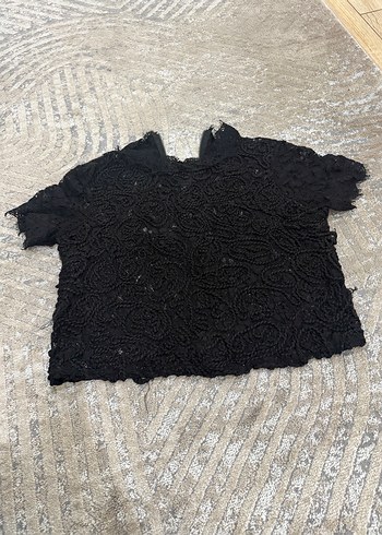 Zara Siyah Dantel Detayli Kisa Kollu Bluz