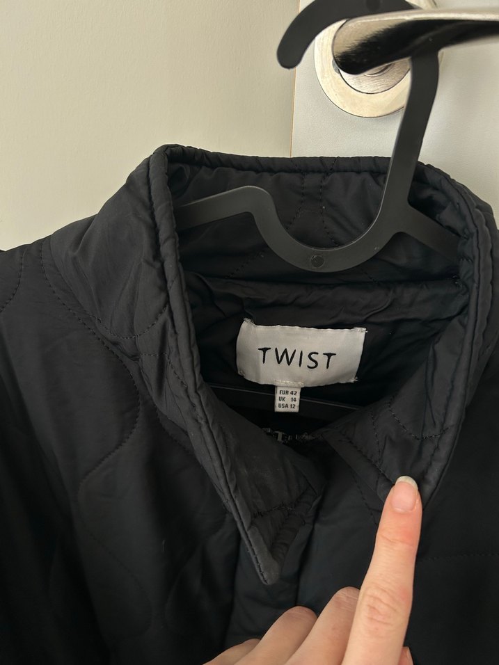 Twist Kemerli Siyah Midi Kadın mont - Görsel 4