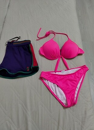 Fuşya rengi bikini