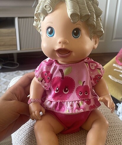 Hasbro bebek