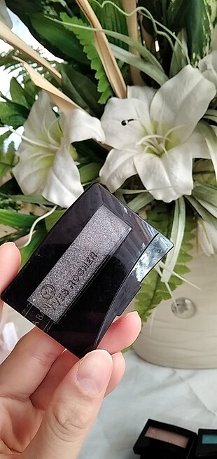 Yves Rocher far