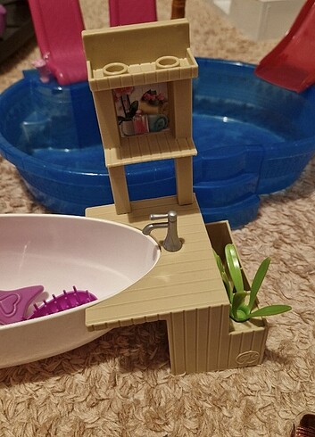 Beden Renk Barbie Havuzu ve banyosu