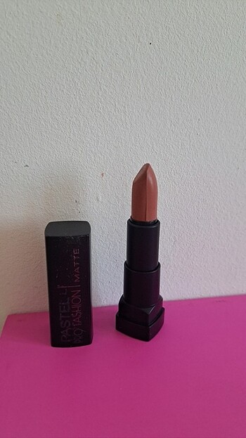 Pastel Matte 553