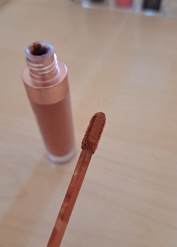 Beden kahverengi Renk Golden Rose Soft Matte Krem Ruj
