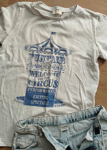 LC Waikiki Beyaz Baskılı Tişört ve Açık Mavi Denim Şort