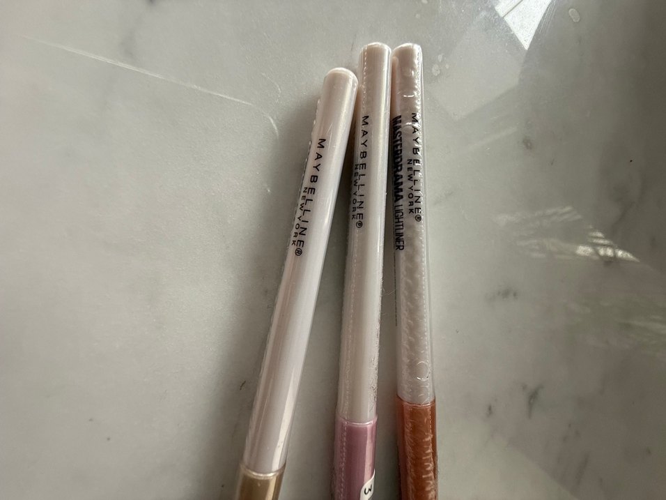 Maybelline Parlak Göz Kalemleri 3 adet - Görsel 3