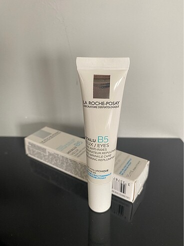 La Roche-Posay Hyalu B5 Kırışıklık Karşıtı Aydınlatıcı Göz Kremi