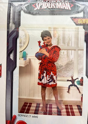 Erkek Çocuk Marvel Örümcek Adam Desenli Kırmızı Bornoz - Görsel 2