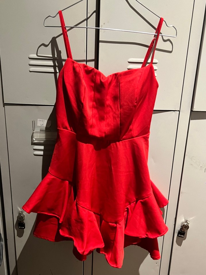 Kırmızı kısa elbise - Görsel 3
