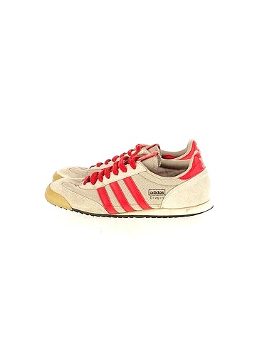 Adidas Spor Ayakkabı %70 İndirimli.