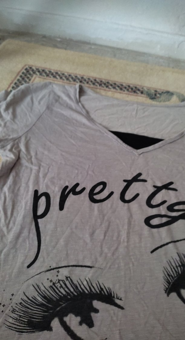 Gri V Yaka Baskılı Hamile Tişörtü - Görsel 4