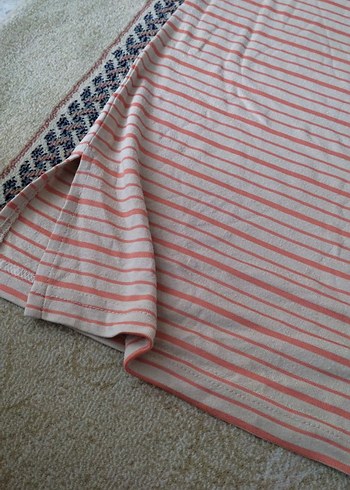 Gri Çizgili Keten Hamile Tişörtü - Görsel 3