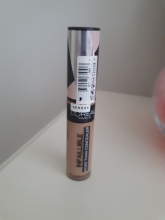 INFAILLIBLE MORE THAN CONCEALER 