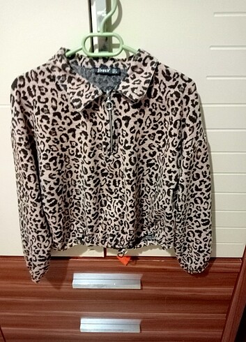Leopar Crop 