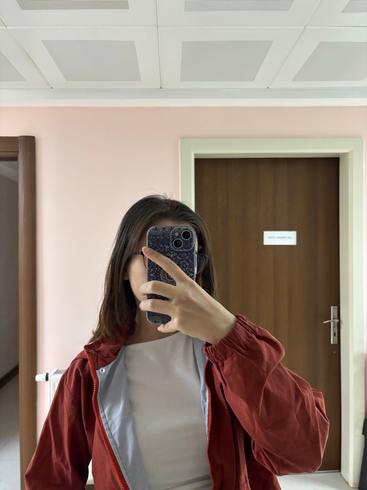 Kırmızı  Kadın Yağmurluk - Görsel 2