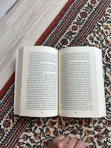 Klasik Kitap Uğultulu Tepeler