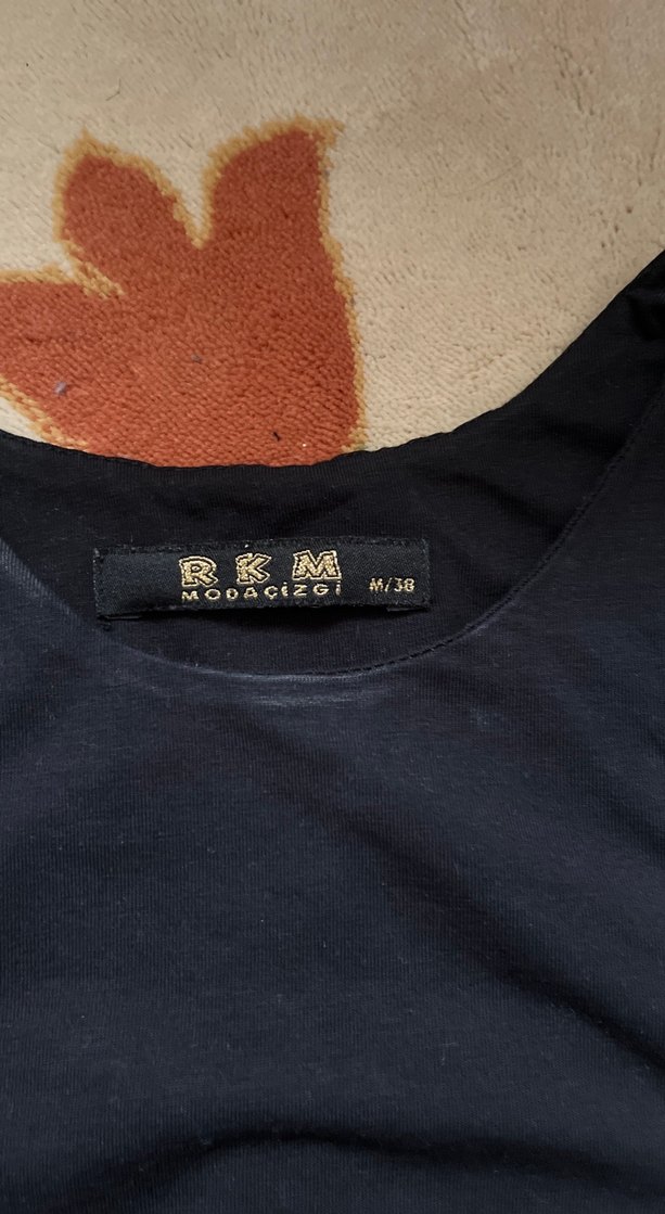 Siyah Yüksek Yakalı Spor Crop Top - Görsel 2