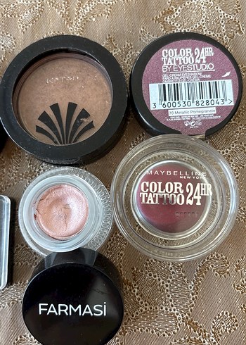 Farmasi ve Maybelline Göz Farı Seti - Görsel 2