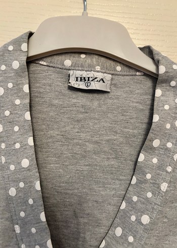 Gri Puantiyeli Kız Hırka ve Bluz Takımı - Görsel 3