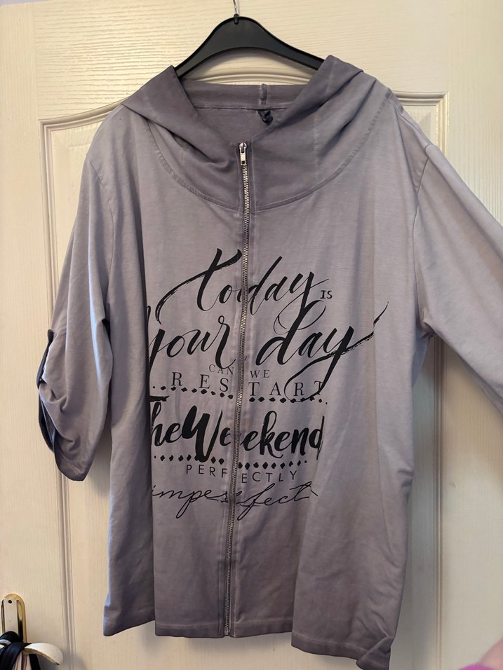 Gri Kapüşonlu Fermuarlı Kadın Sweatshirt - Görsel 2