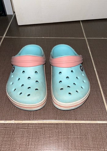 Crocs Kız Çocuk Mavi Pembe Bağcıklı Terlik