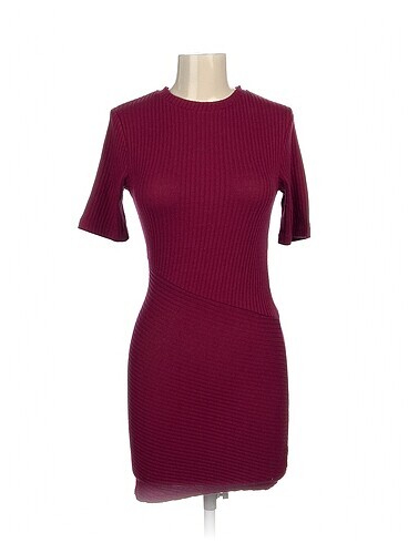 PreLoved Kısa Elbise %70 İndirimli.