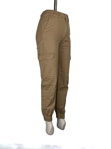 Pull and Bear Pull and Bear Kumaş Pantolon %70 İndirimli.