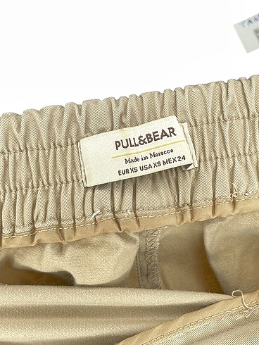 xs Beden çeşitli Renk Pull and Bear Kumaş Pantolon %70 İndirimli.