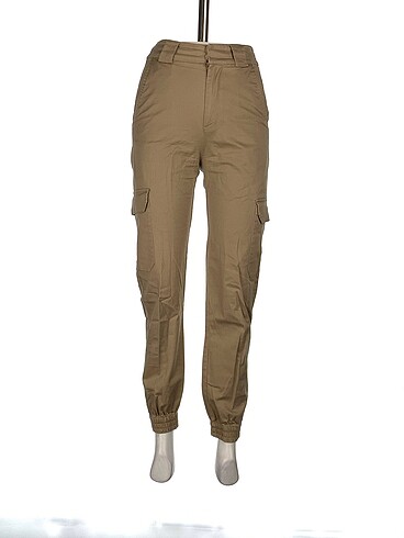 Pull and Bear Kumaş Pantolon %70 İndirimli.