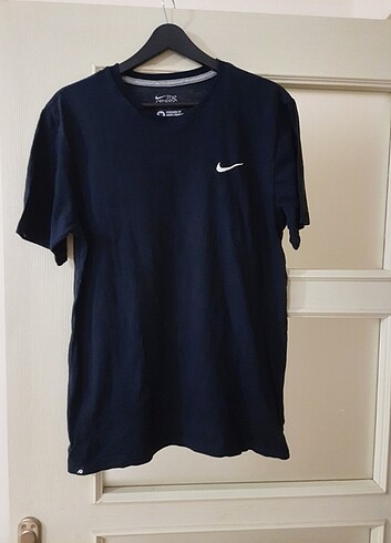 Nike tshirt 