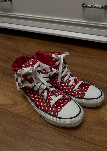 Puantiyeli çift katlı Converse