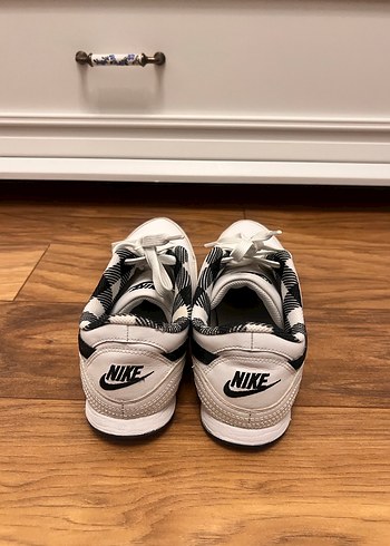 40 Beden Nike Beyaz Spor Ayakkabısı