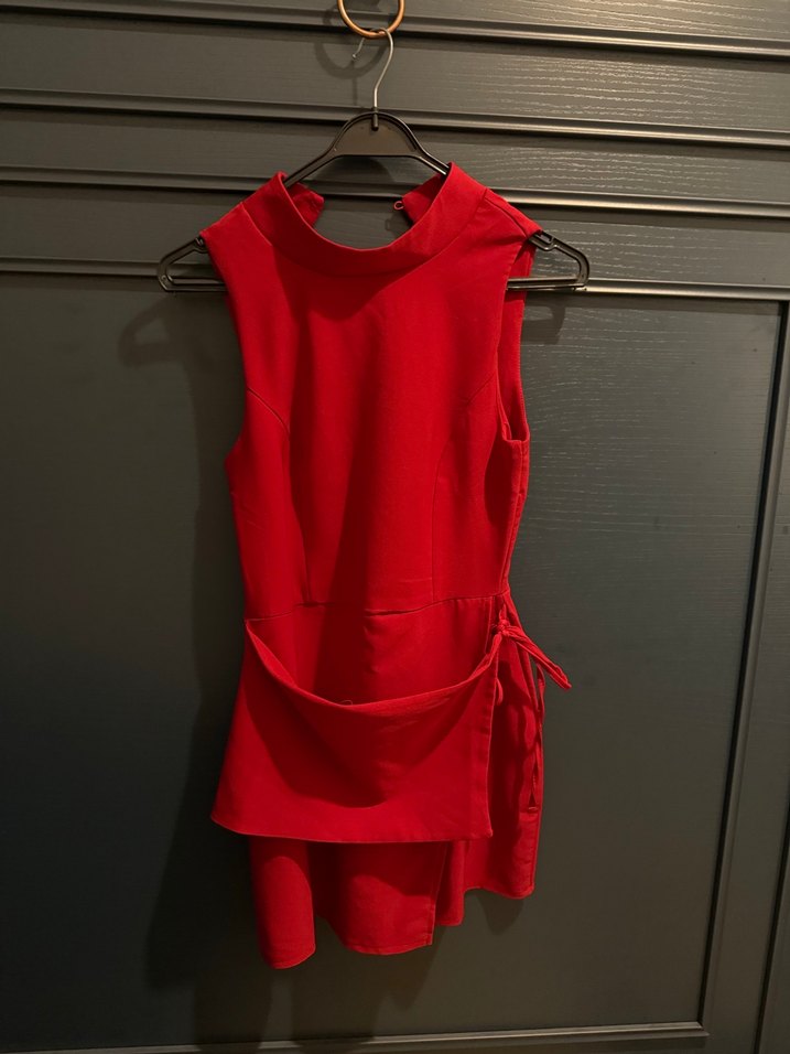 Kırmızı Kolsuz Mini Tulum - Görsel 3